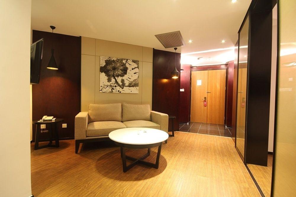 Hotel Da Zhong Indoor Stadium Xuhui 4*